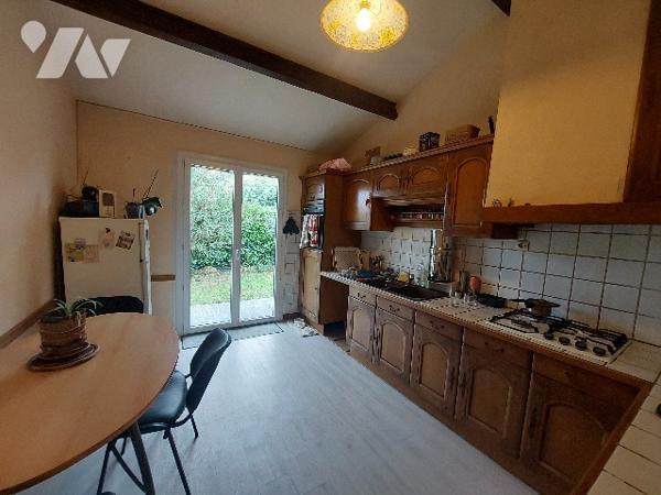 SAINT GAUDENS, pavillon avec terrasse et jardin composé de trois chambres, proche des commodités.