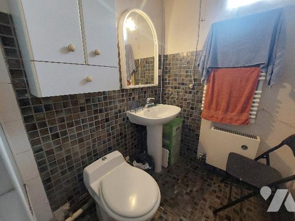 SAINT GAUDENS, pavillon avec terrasse et jardin composé de trois chambres, proche des commodités.