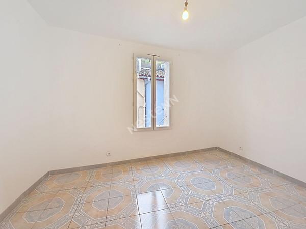 Maison de Ville à JONQUIERES avec terrasse