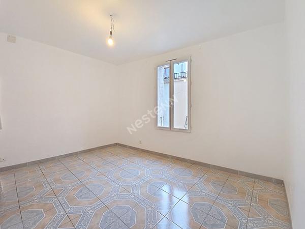 Maison de Ville à JONQUIERES avec terrasse