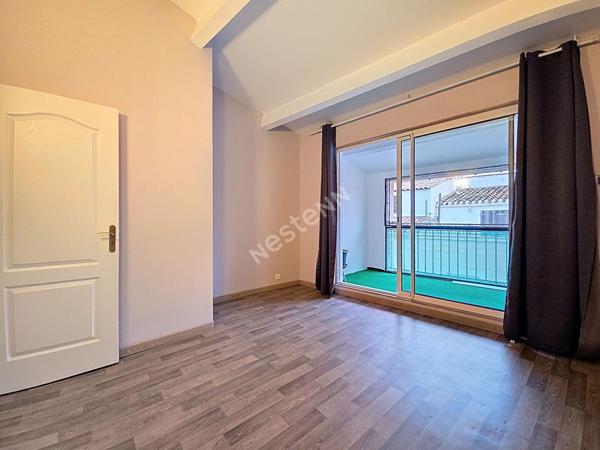 Maison de Ville à JONQUIERES avec terrasse