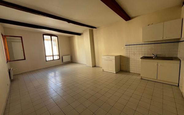 Appartement à louer    1 pièce •  Riez