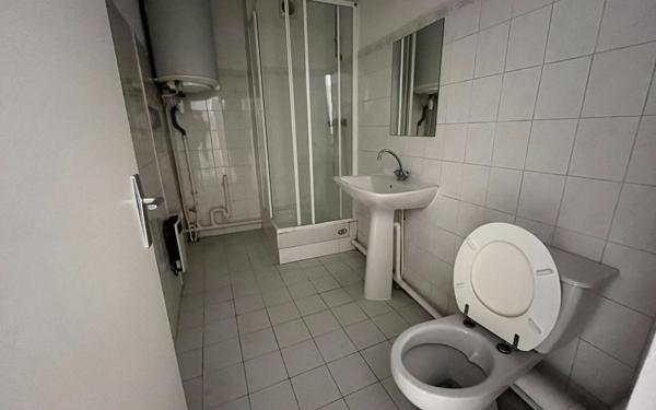 Appartement à louer    1 pièce •  Riez