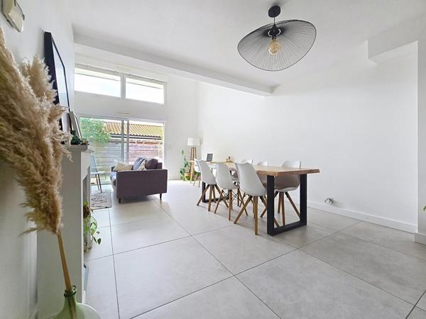 Maison de 2011 - 2 chambres - Garage