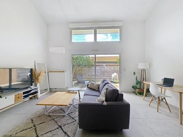 Maison de 2011 - 2 chambres - Garage