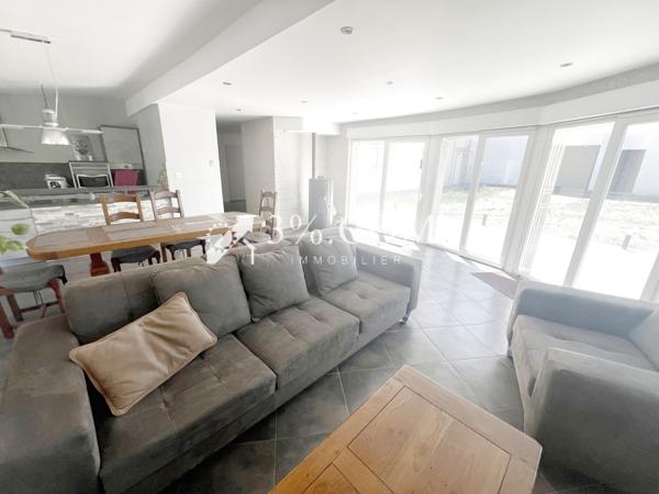 Maison
                                                                                                                                                                                                                                                                                                                        6 pièce(s)                                                                                                                                                                                                          4 chambre(s)                                                                                                                                                                                                          158  m²