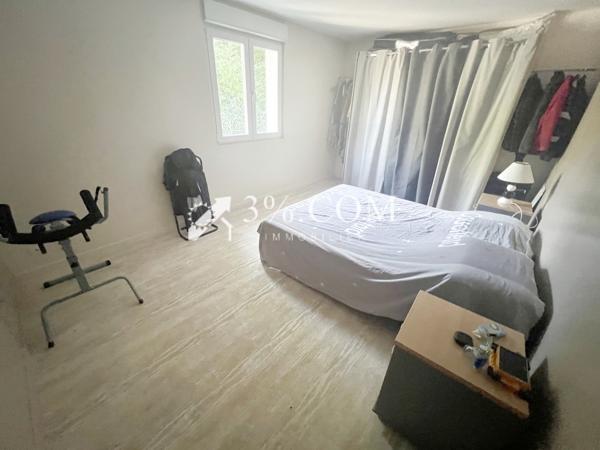 Maison
                                                                                                                                                                                                                                                                                                                        6 pièce(s)                                                                                                                                                                                                          4 chambre(s)                                                                                                                                                                                                          158  m²