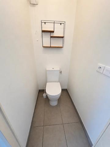 Vente                                                      Appartement
                        
                     2 pièces                      44 m2                     à Saint-Laurent-du-Var