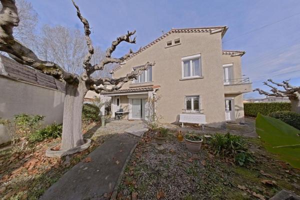 Maison 7 pièces 6 chambres Flassian