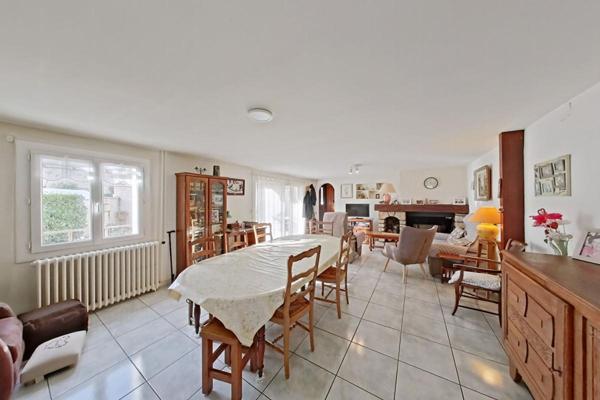 Maison 7 pièces 6 chambres Flassian