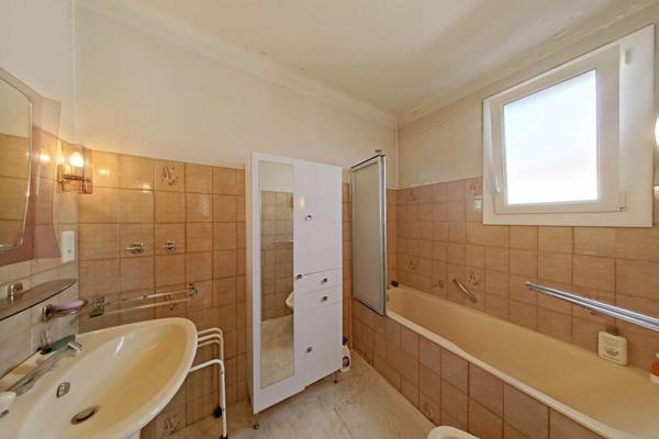 Maison 7 pièces 6 chambres Flassian