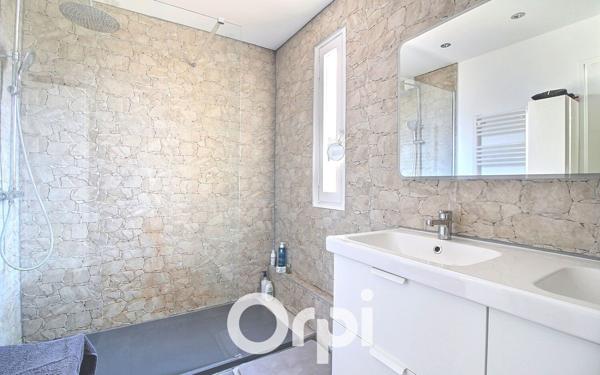 Appartement à vendre    4 pièces • 91 m2 Marseille 6