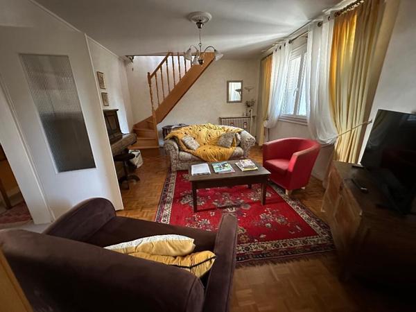 Appartement de type F7 avec parking