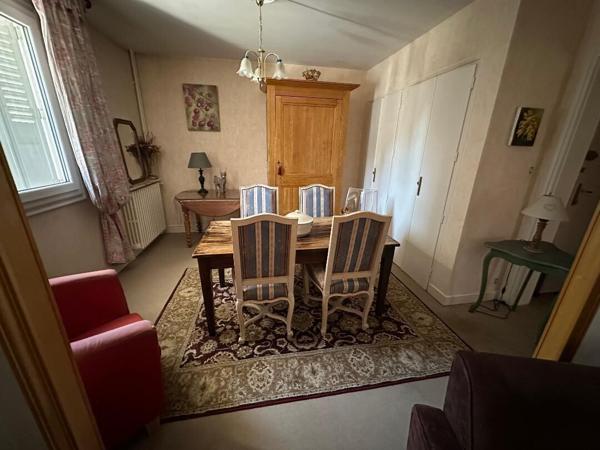 Appartement de type F7 avec parking