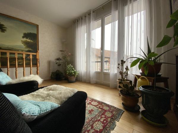 Appartement de type F7 avec parking