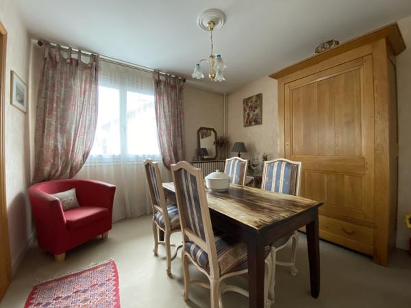 Appartement de type F7 avec parking