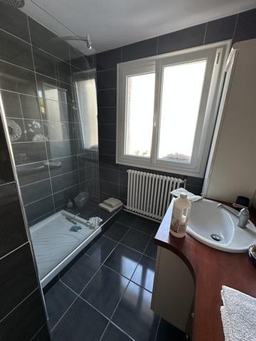 Appartement de type F7 avec parking