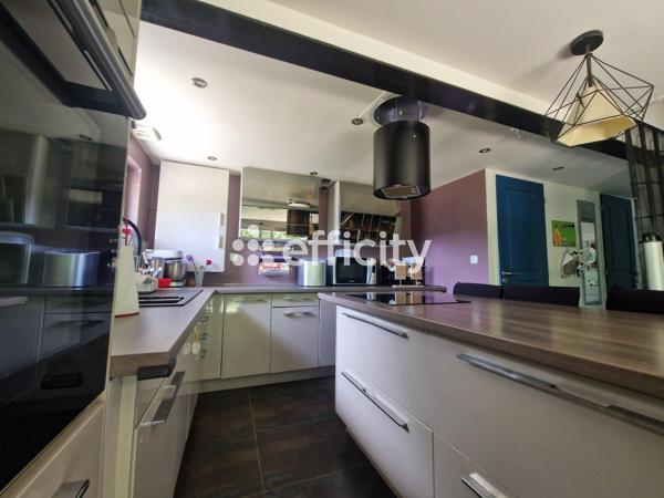 Maison
         4 pièces
        - 78 m² 190 000 € *