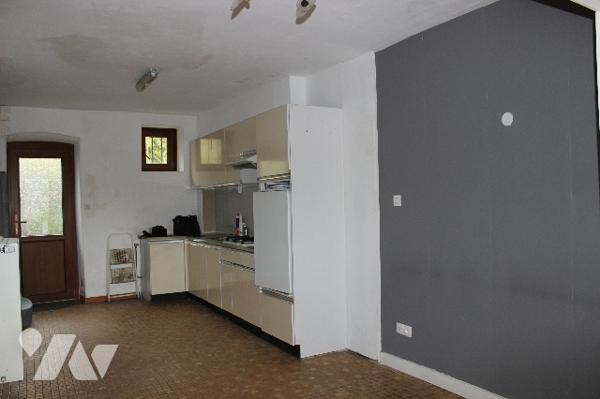 Beaumont, maison de bourg rue Victor Hugo avec garage et cave