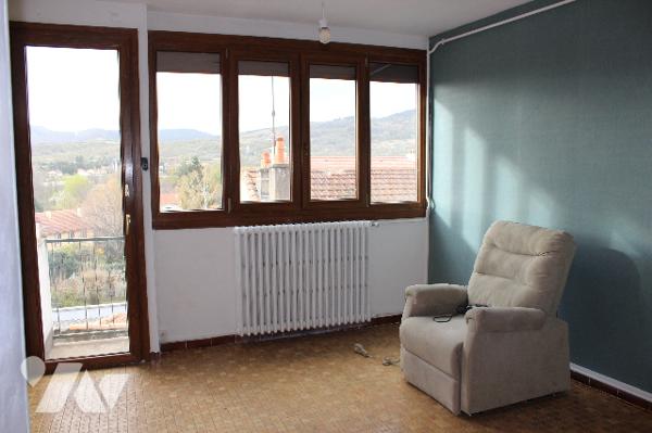 Beaumont, maison de bourg rue Victor Hugo avec garage et cave