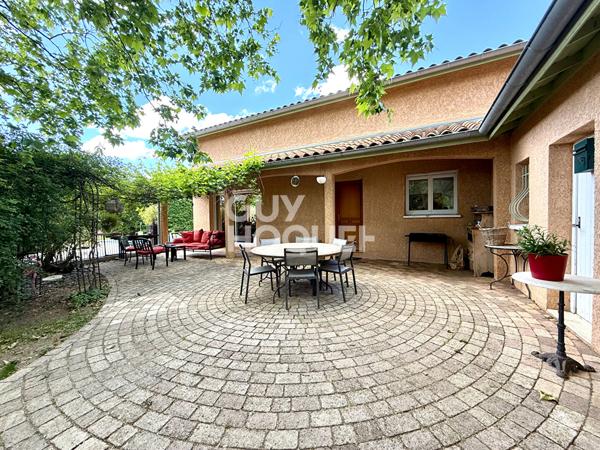 Rare à Vourles Villa de 5 pièces 199 m2 avec piscine et garage double
