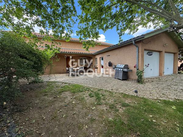 Rare à Vourles Villa de 5 pièces 199 m2 avec piscine et garage double