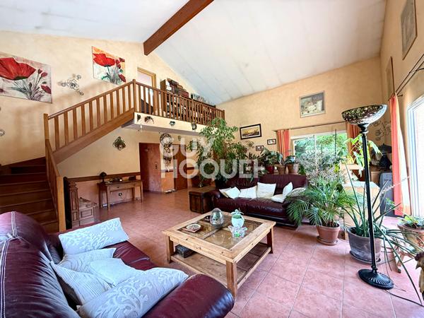 Rare à Vourles Villa de 5 pièces 199 m2 avec piscine et garage double