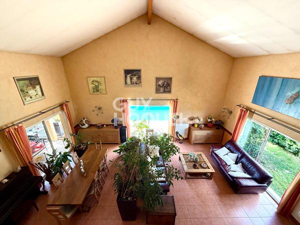 Rare à Vourles Villa de 5 pièces 199 m2 avec piscine et garage double