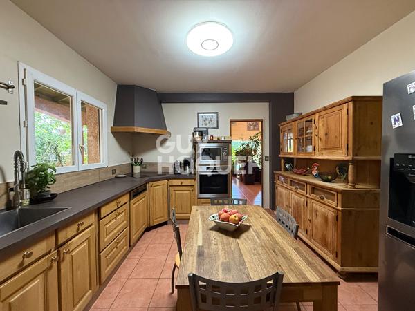 Rare à Vourles Villa de 5 pièces 199 m2 avec piscine et garage double