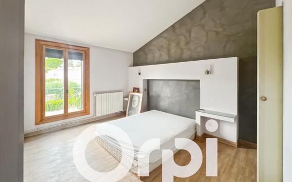 Maison à vendre    5 pièces •  Lattes