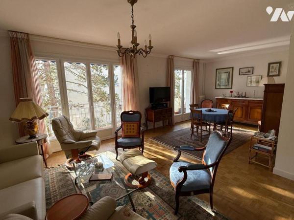 La Marbellière: Grand T3 au 2eme étage, de 85.6m², en très bon état général, balcon, cave, parking