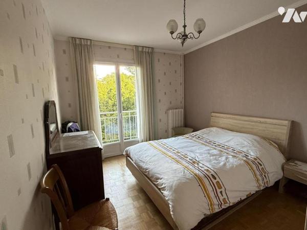 La Marbellière: Grand T3 au 2eme étage, de 85.6m², en très bon état général, balcon, cave, parking