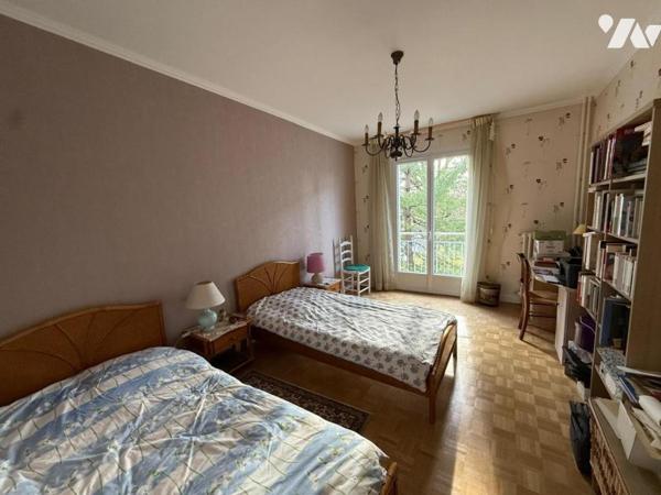 La Marbellière: Grand T3 au 2eme étage, de 85.6m², en très bon état général, balcon, cave, parking