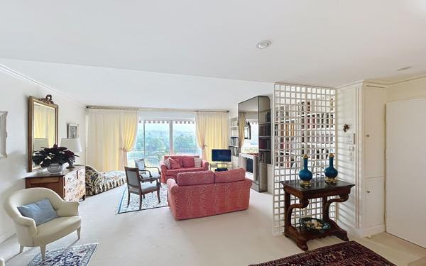 Appartement à vendre    5 pièces • 135 m2 Tours