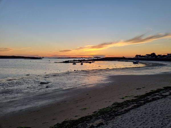 Maison contemporaine proche bourg et plages