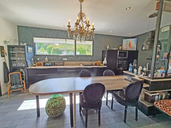 Maison contemporaine proche bourg et plages