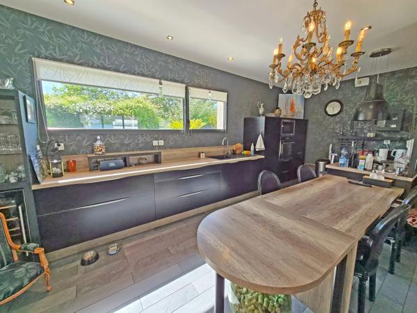 Maison contemporaine proche bourg et plages