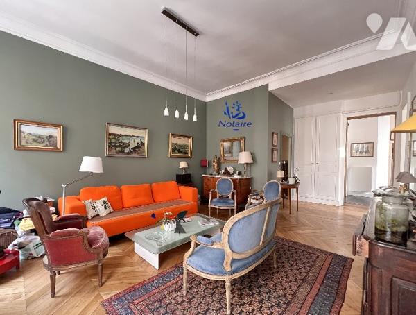 LYON 2 - Ainay - T6 rénové de 172 m² avec cachet - 4 chambres et 3 salle d'eau.