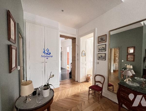 LYON 2 - Ainay - T6 rénové de 172 m² avec cachet - 4 chambres et 3 salle d'eau.