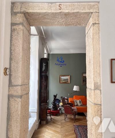 LYON 2 - Ainay - T6 rénové de 172 m² avec cachet - 4 chambres et 3 salle d'eau.