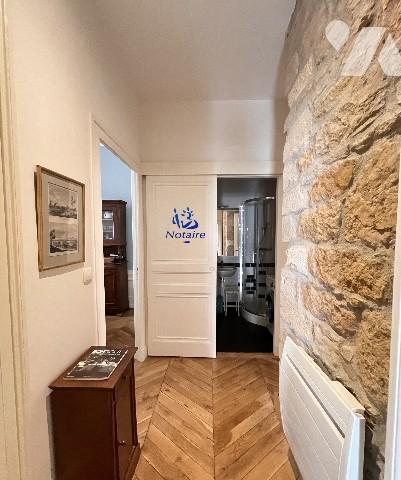 LYON 2 - Ainay - T6 rénové de 172 m² avec cachet - 4 chambres et 3 salle d'eau.