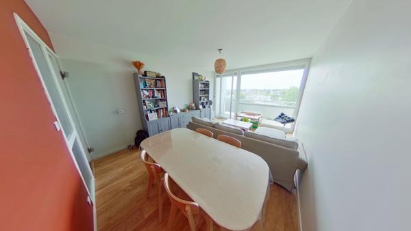 Appartement 3 pièces à vendre à Talence - 68.99 m², 8ème étage, exposition sud