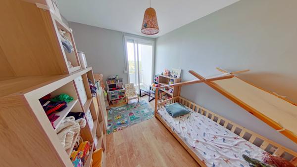 Appartement 3 pièces à vendre à Talence - 68.99 m², 8ème étage, exposition sud