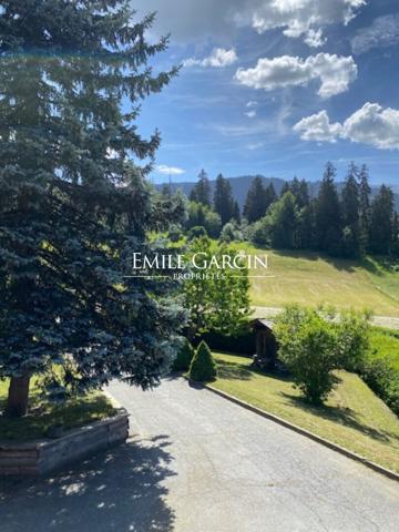 Chalet à vendre / Demi-Quartier, proche centre du village de Megève