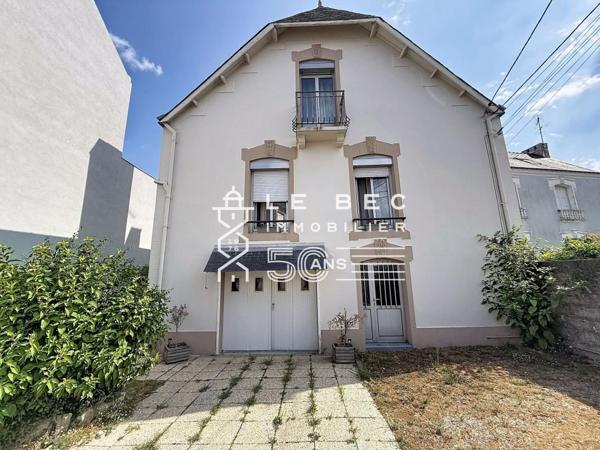 LOCMIQUÉLIC : Maison de ville idéalement située