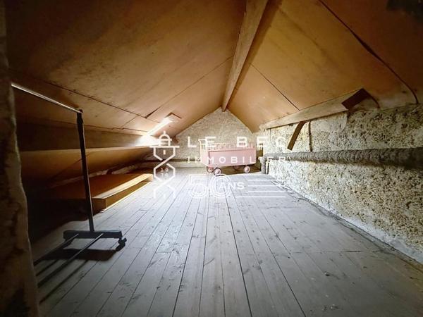 LOCMIQUÉLIC : Maison de ville idéalement située