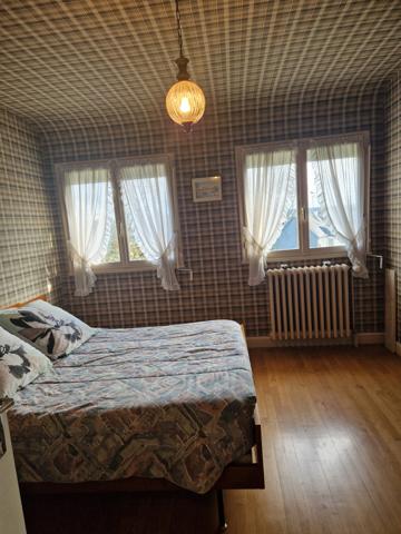 A PONTIVY...PROCHE CENTRE VILLE...MAISON AVEC JARDIN CLOS. Pontivy (56300)