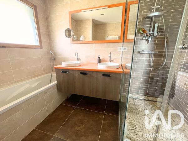 Maison à vendre 6 pièces 233 m² Divonne-les-Bains