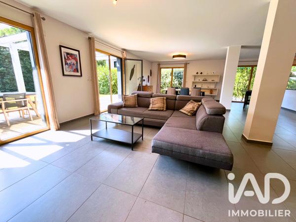 Maison à vendre 6 pièces 233 m² Divonne-les-Bains