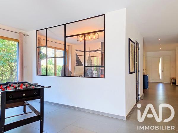 Maison à vendre 6 pièces 233 m² Divonne-les-Bains